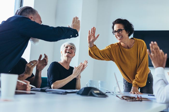 © Jacob Lund - stock.adobe.com Foto: fröhliches Team